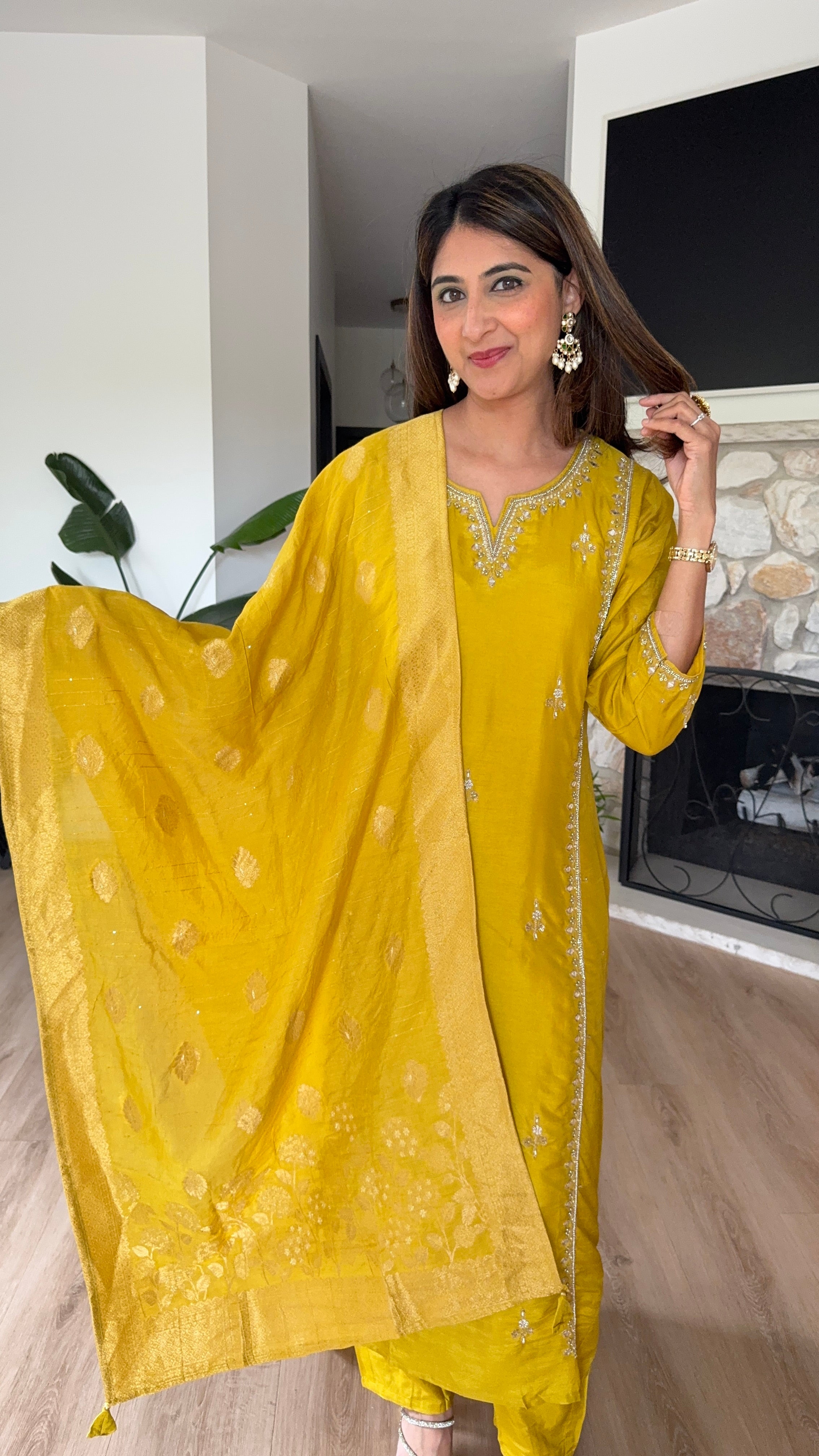 Yellow dola silk kurta set with yellow woven dupatta