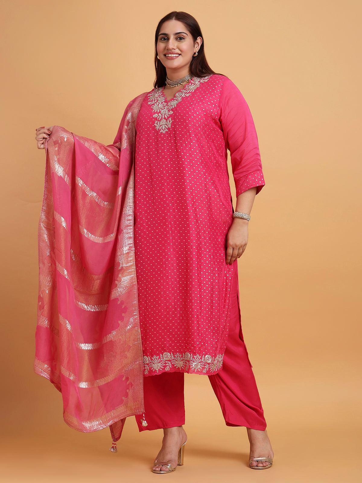 Pink woven kurta set with cutwork neckline