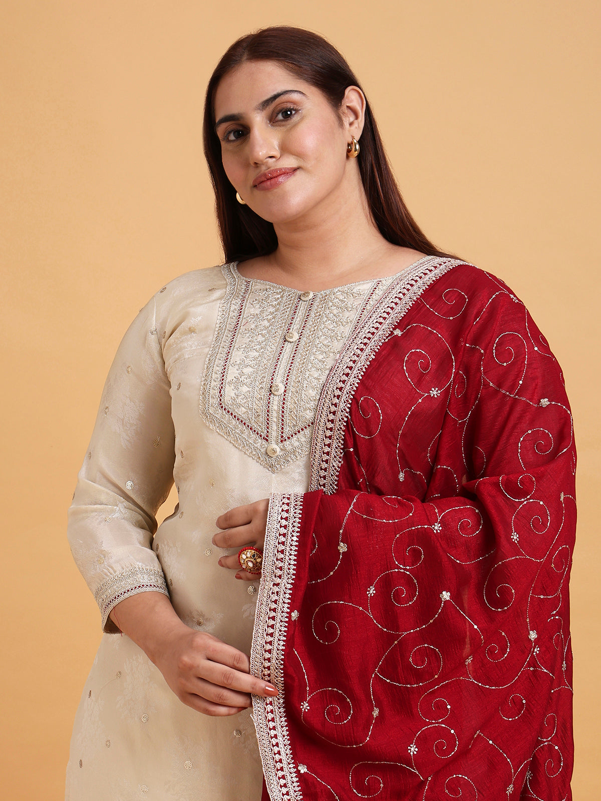 Ivory jacquard kurta with maroon dupatta