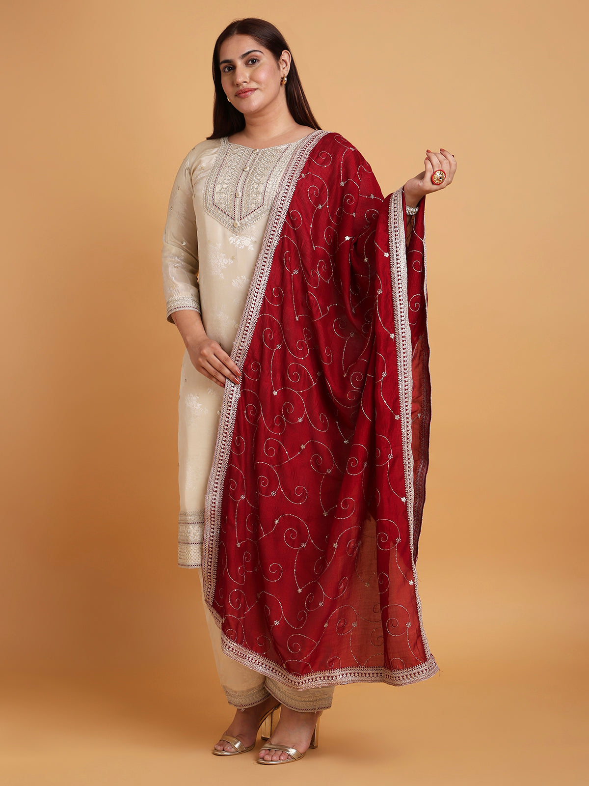 Ivory jacquard kurta with maroon dupatta