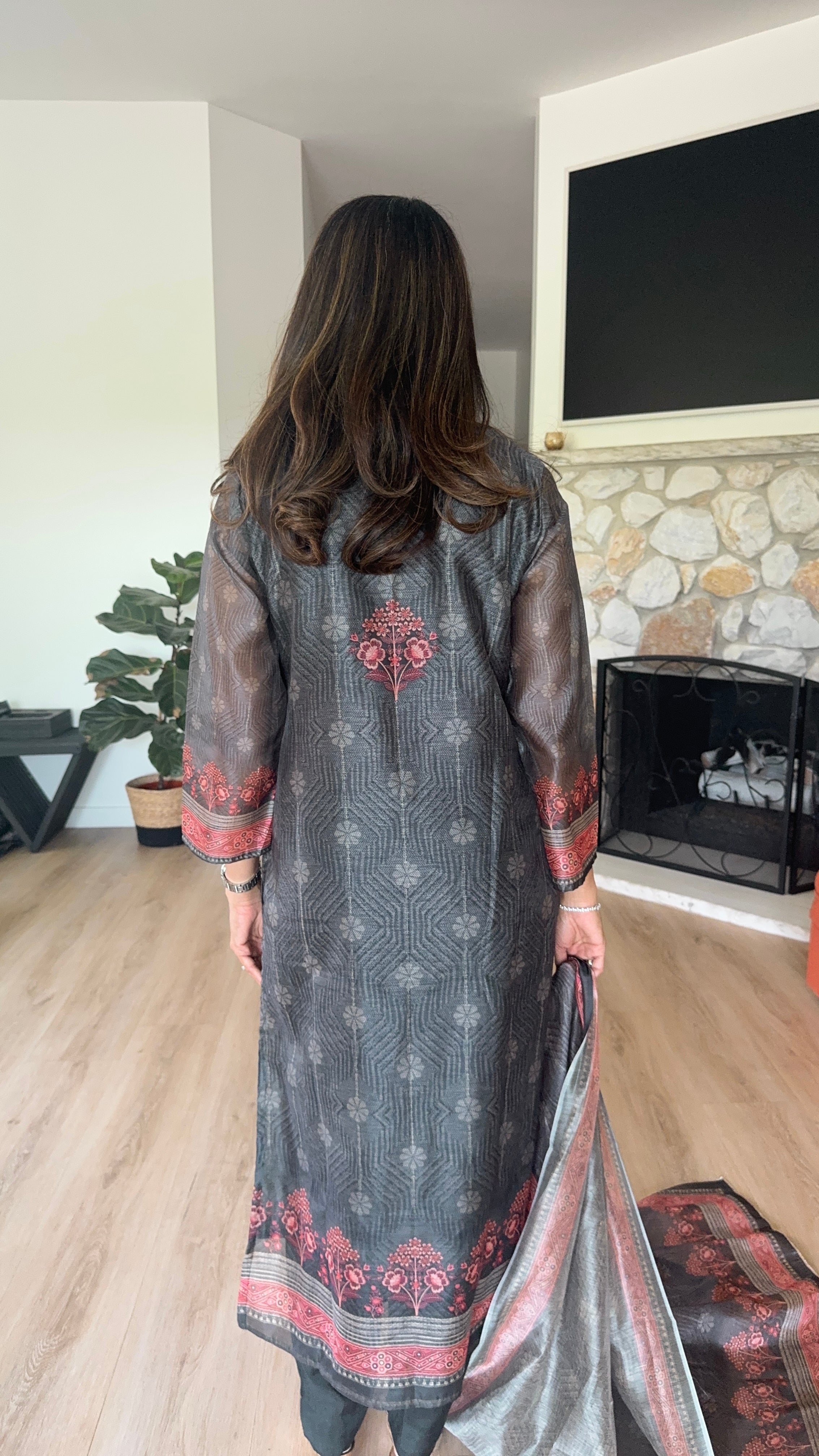Dark grey with red chanderi kurta set with chanderi dupatta