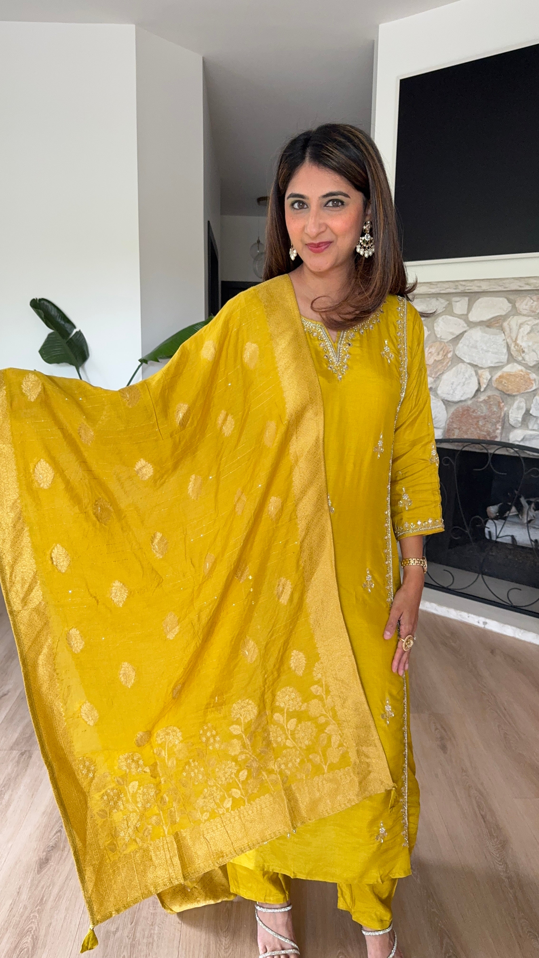 Yellow dola silk kurta set with yellow woven dupatta