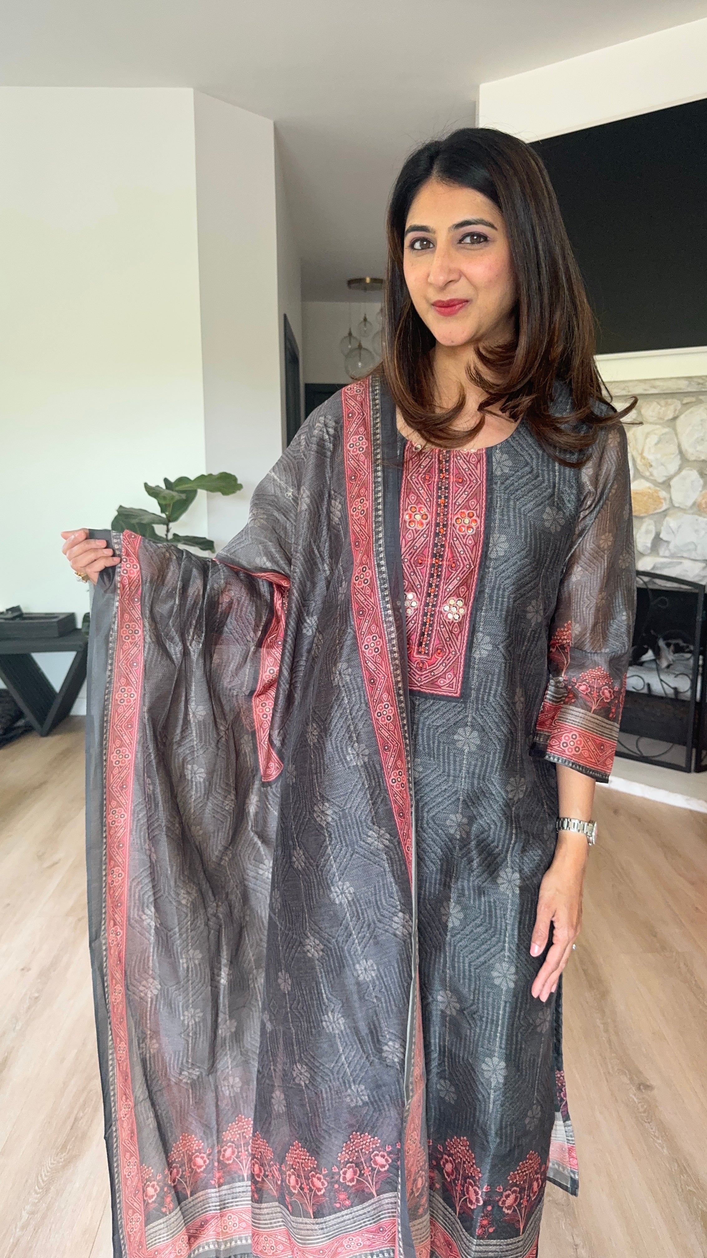 Dark grey with red chanderi kurta set with chanderi dupatta