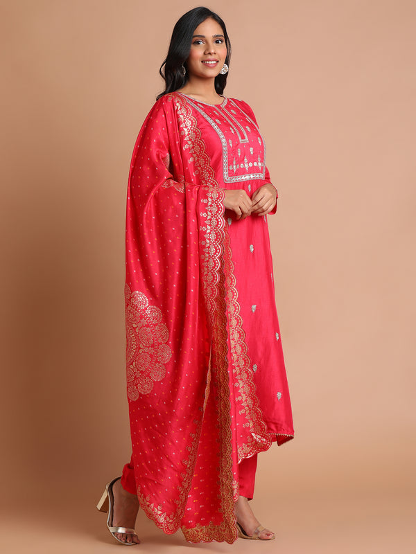 Red embroidered kurta set with brocade scallop dupatta