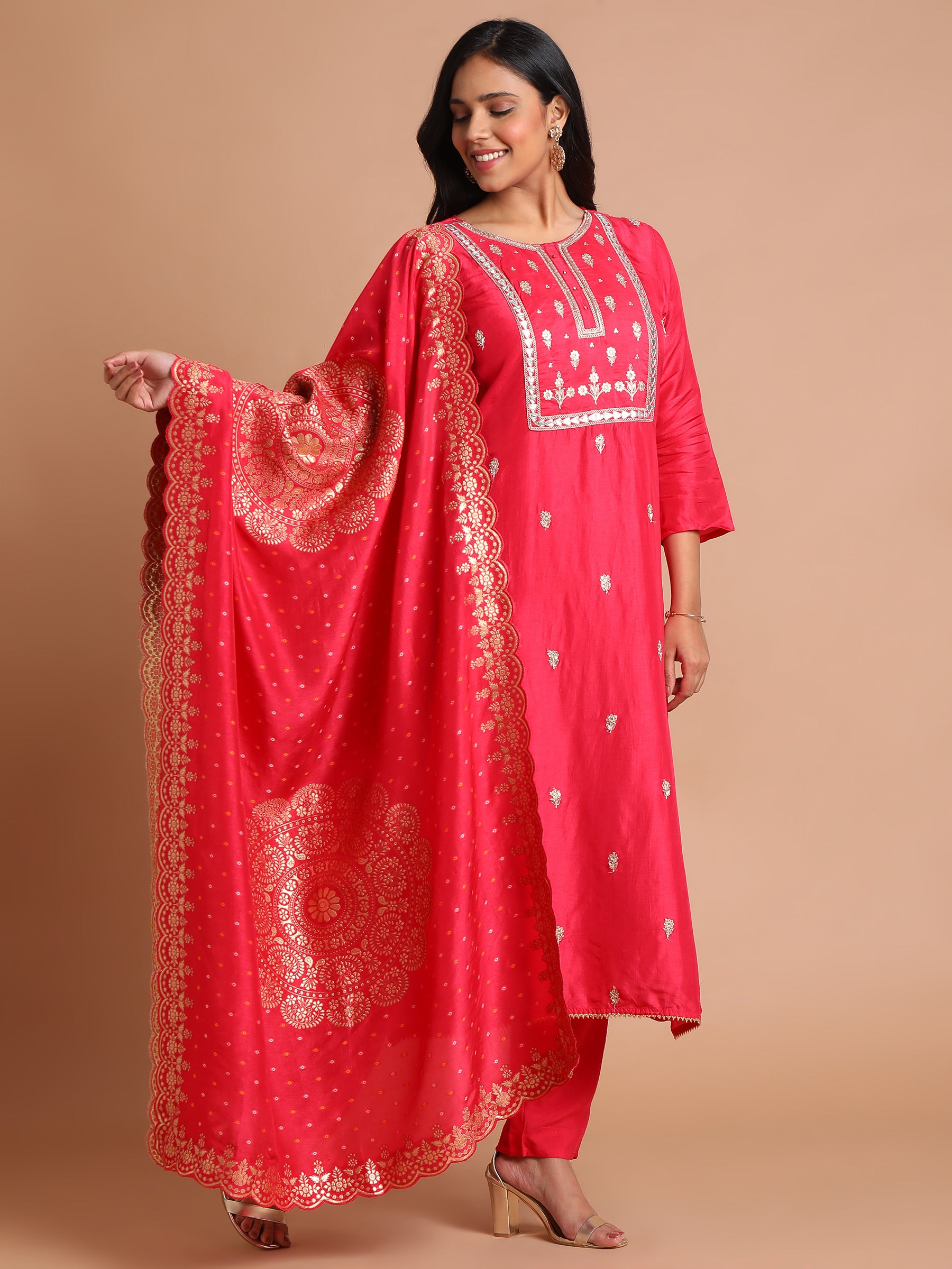 Red embroidered kurta set with brocade scallop dupatta