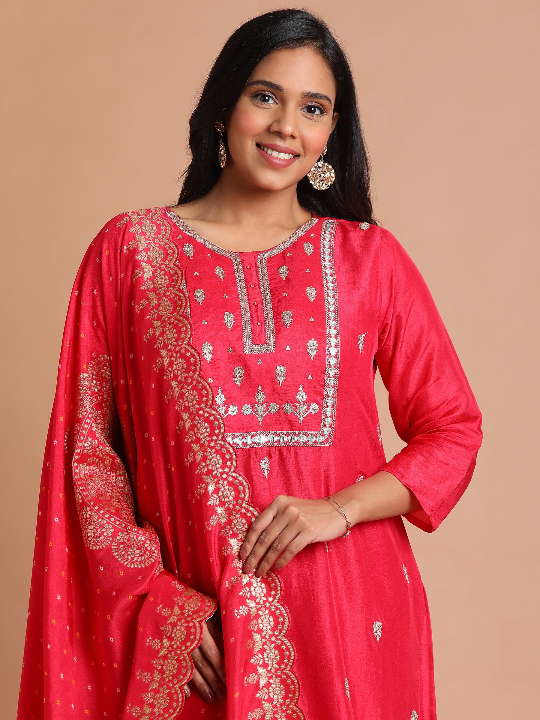 Red embroidered kurta set with brocade scallop dupatta