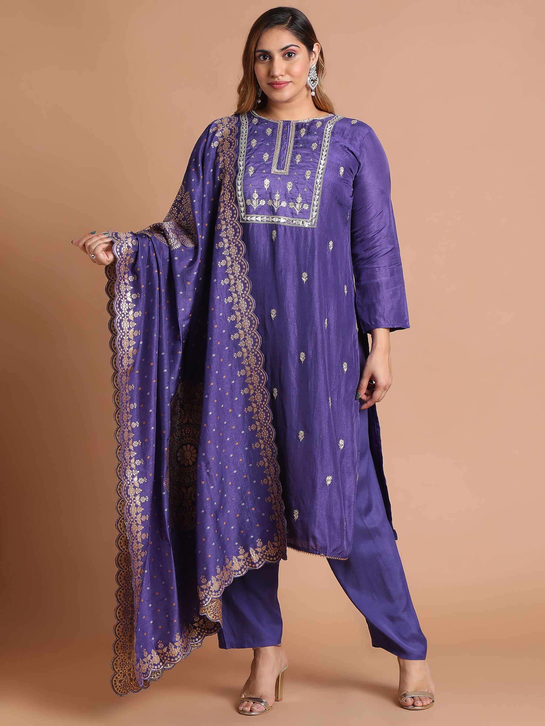 Indigo embroidered kurta set with brocade scallop dupatta