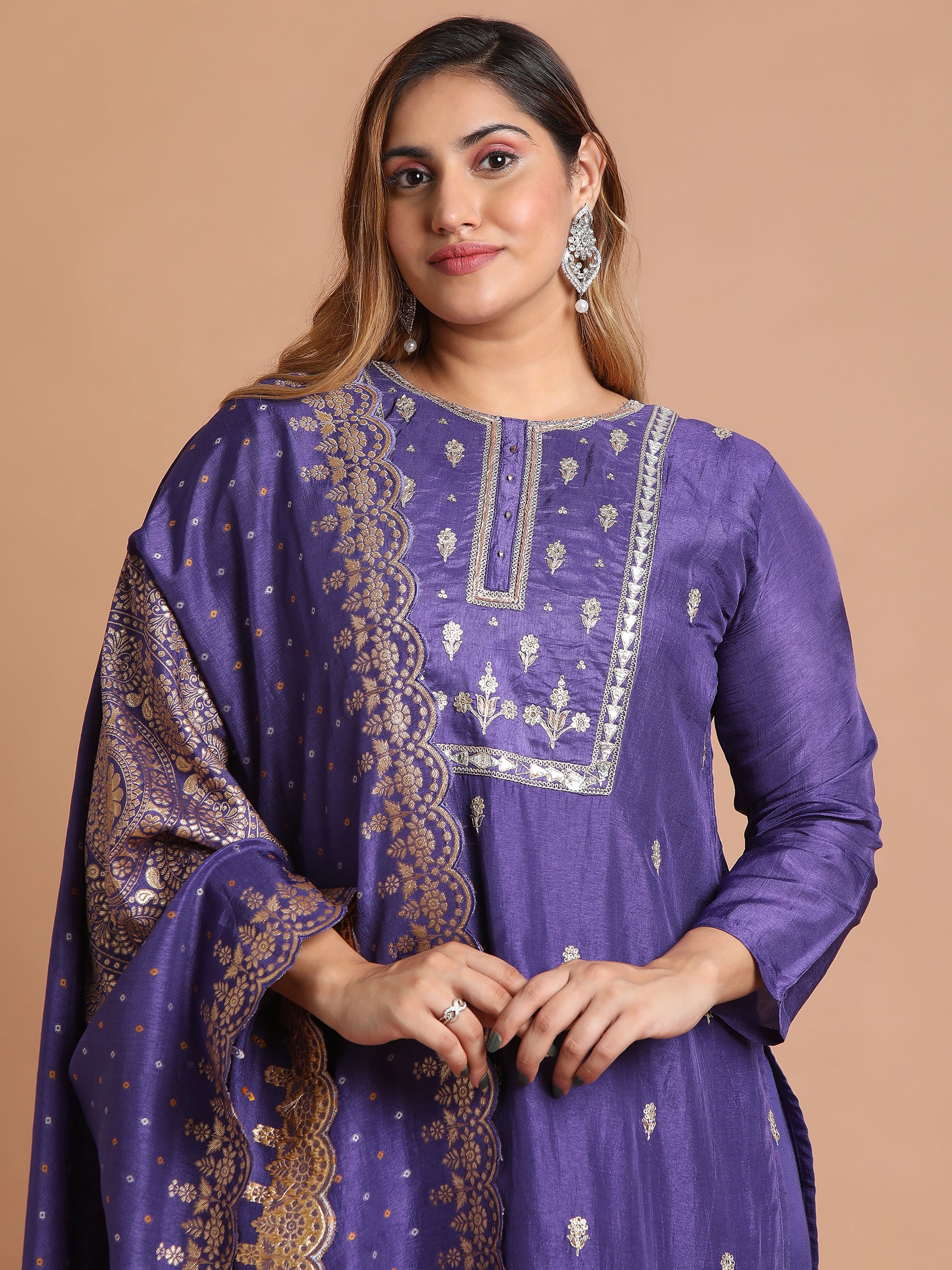 Indigo embroidered kurta set with brocade scallop dupatta