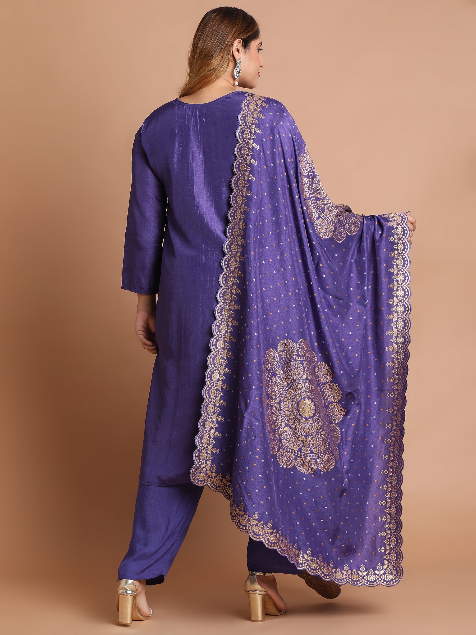 Indigo embroidered kurta set with brocade scallop dupatta