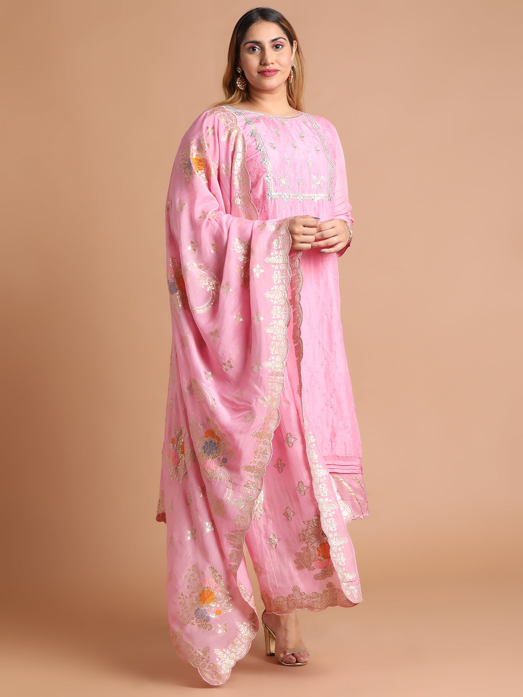 Rose-pink-embroidered-kurta-set-with-scallop-dupatta