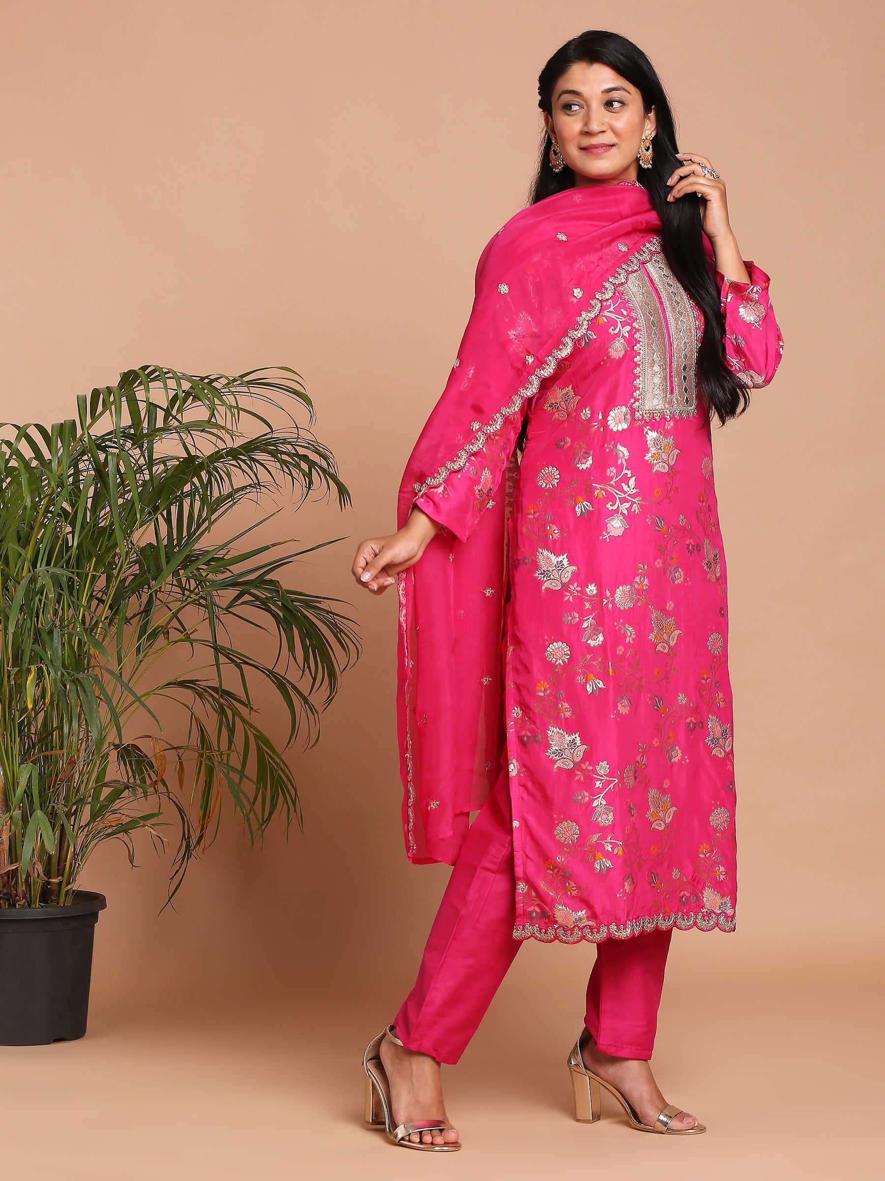 Fuchsia pink woven floral kurta with pants and dupatta