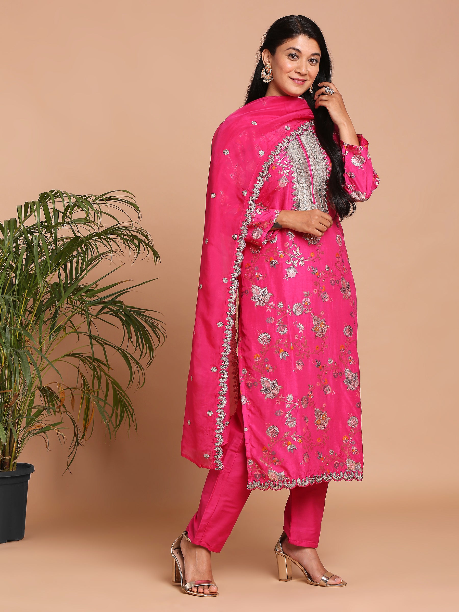 Fuchsia pink woven floral kurta with pants and dupatta