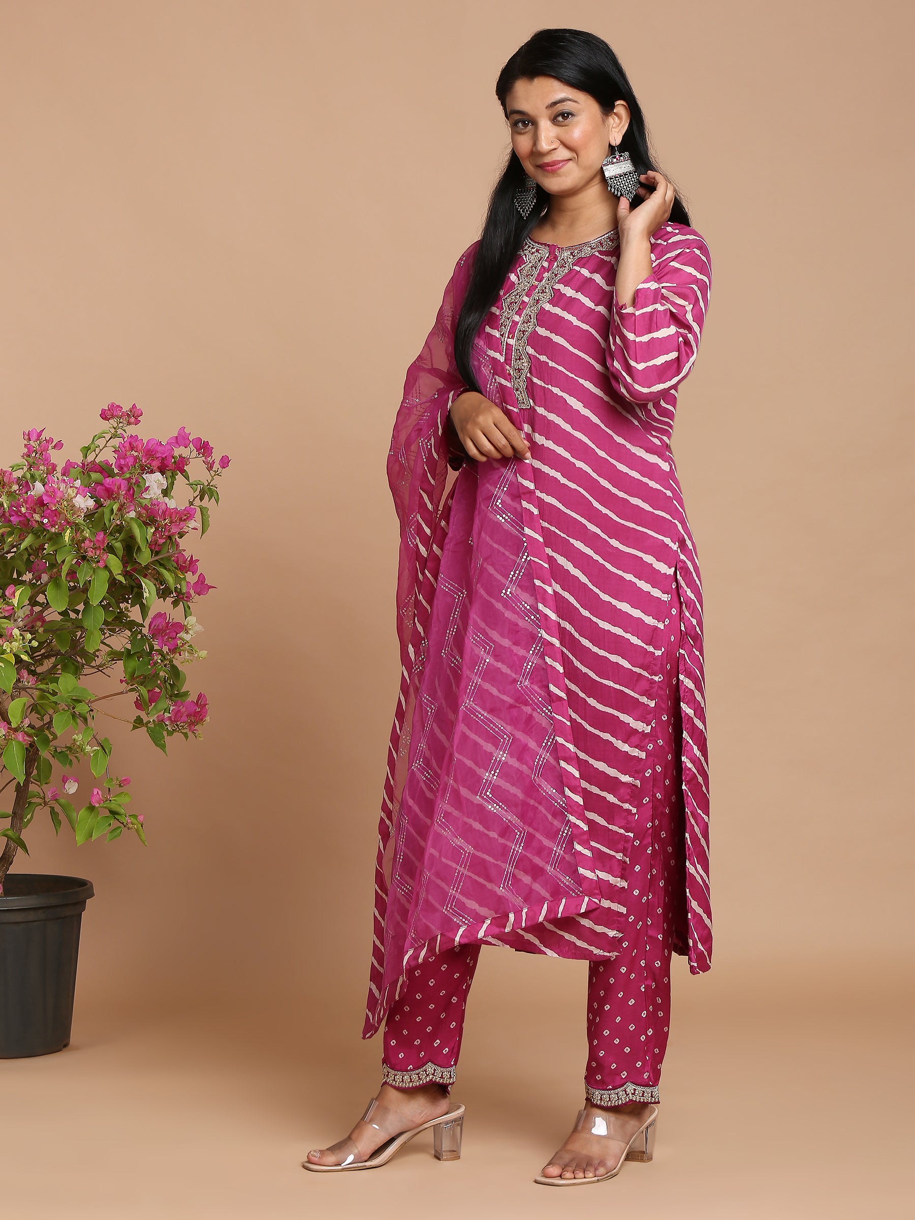 Magenta leheriya kurta with pants and dupatta