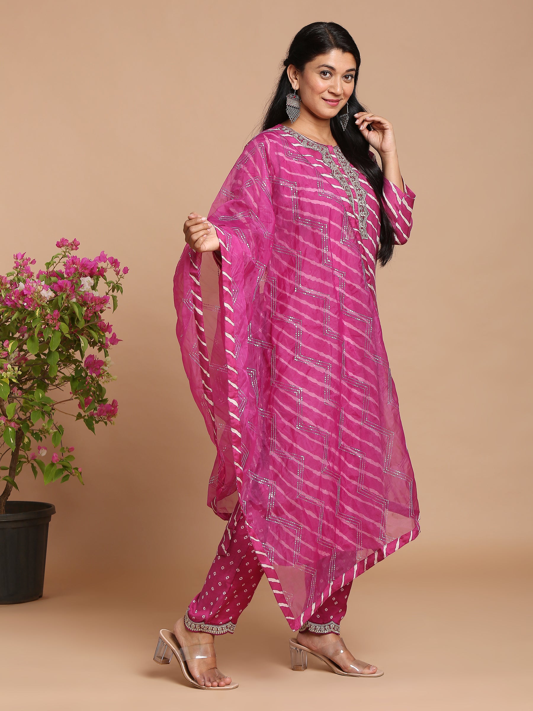 Magenta leheriya kurta with pants and dupatta