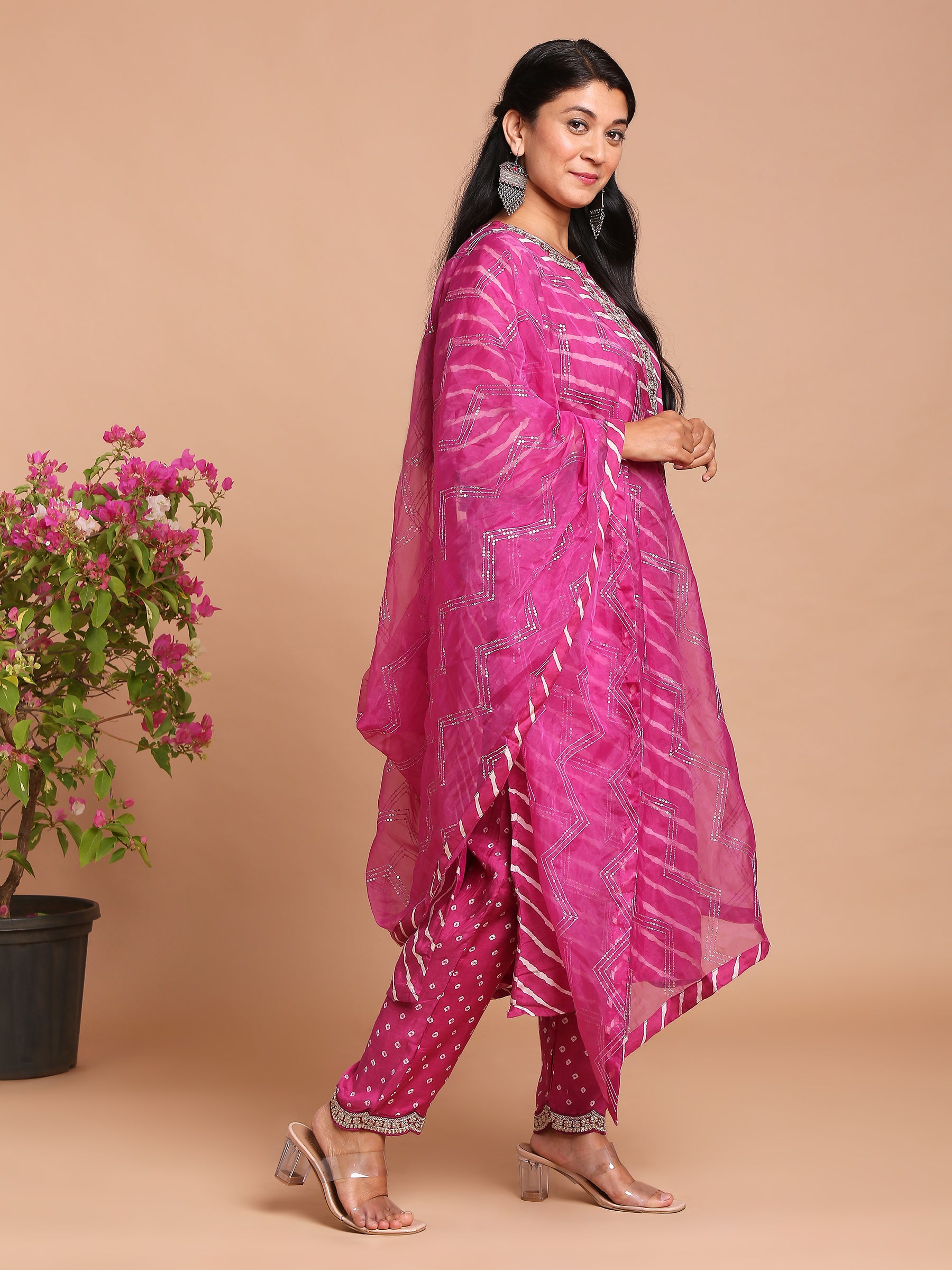 Magenta leheriya kurta with pants and dupatta