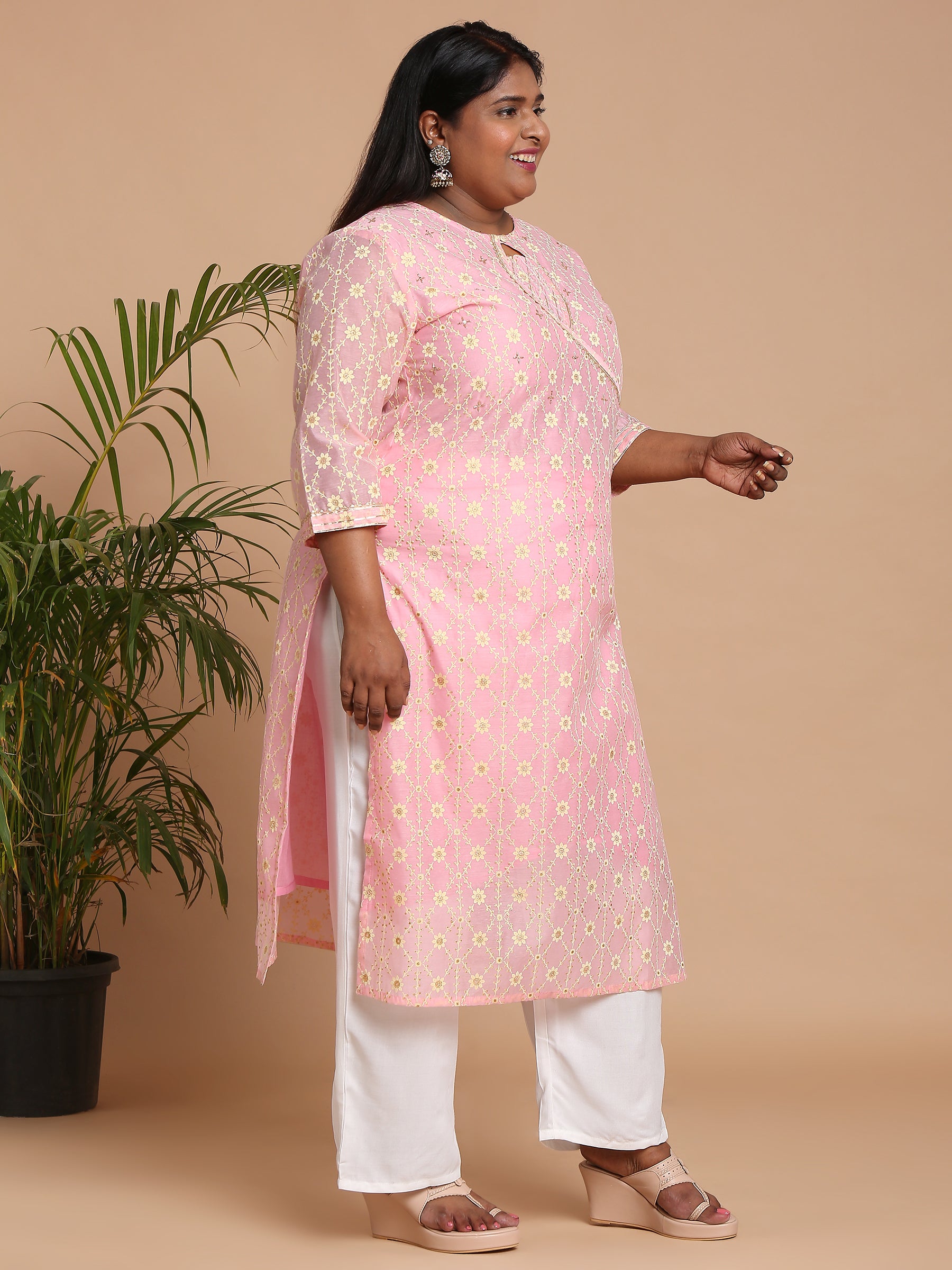 Rose pink threadwork kurta with white pants